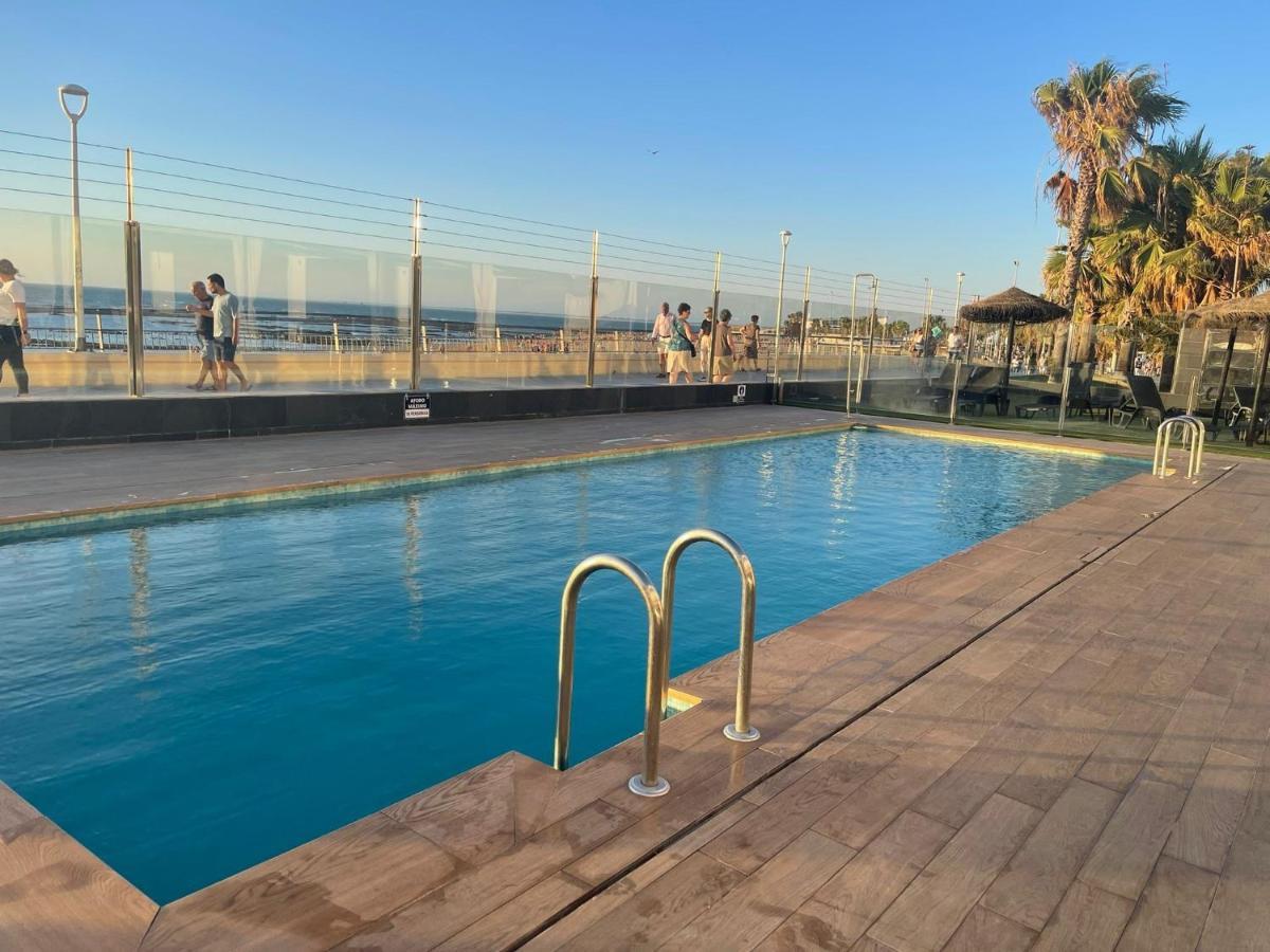 Apartamento Con Piscina En El Paseo Cruz Del Mar Chipiona Luaran gambar